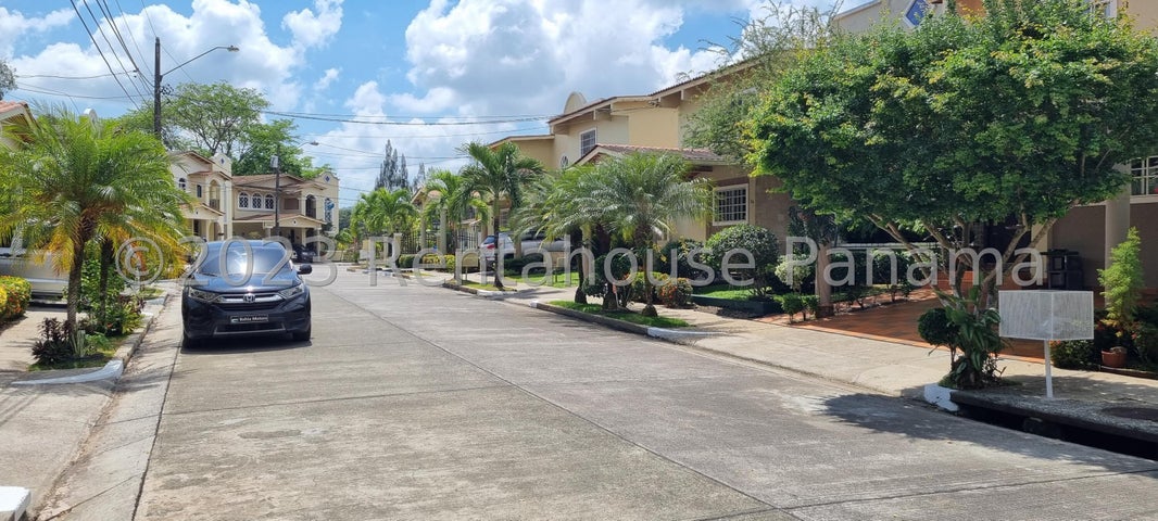 Spectacular single family home